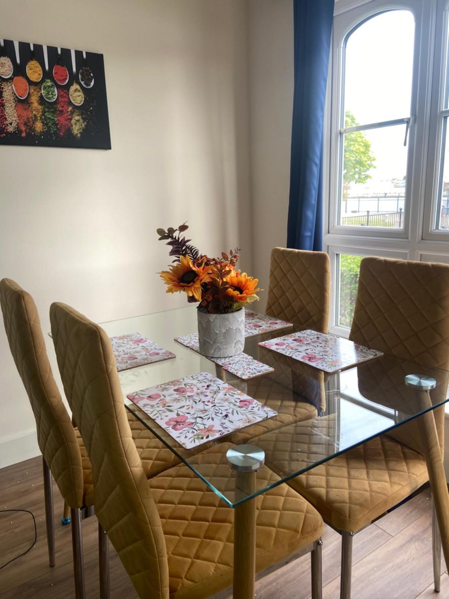 Apartamento Beautiful 2 Bed Waterfront With Parking Perfect For Canary Wharf - 2 Bed 2 Bath With High Speed Wifi And Netflix And Parking Londres