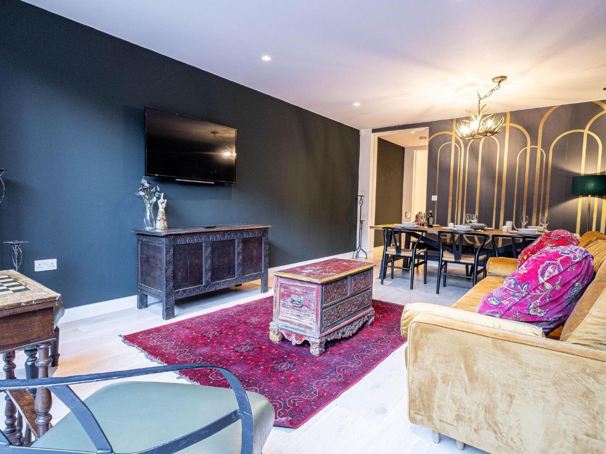 The Arches Luxurious Three Bedroom Close To Hampstead Heath With Garden Balcony And Courtyard Londres