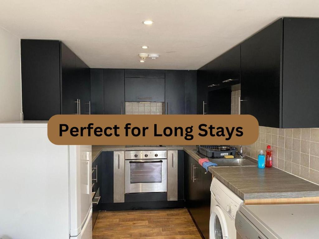 Appartement 25 Percent Off Monthly 2bed Serviced Business & Family Guests Free Wifi & Netflix Sleeps 4!