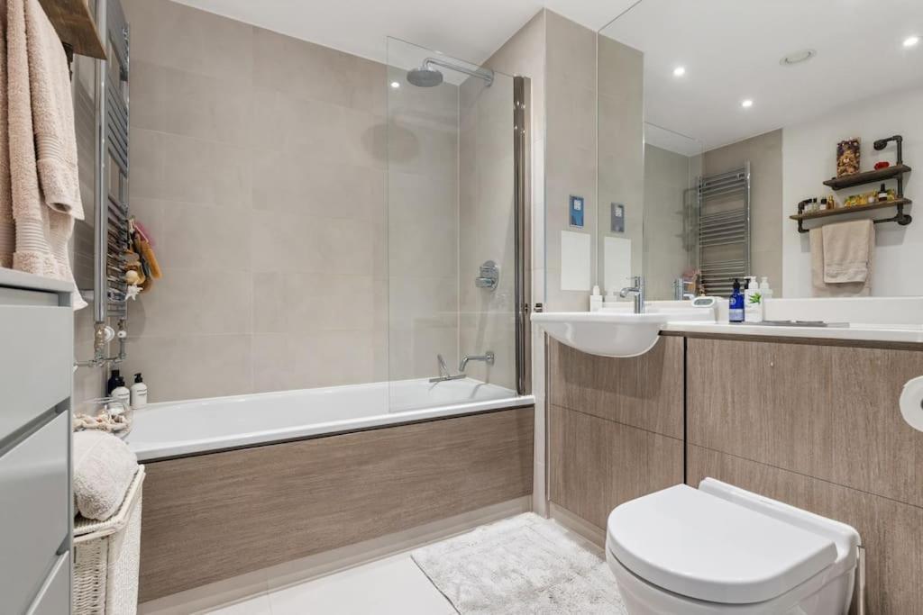 Appartement Modern New 1-bedroom Stunning Views Londres