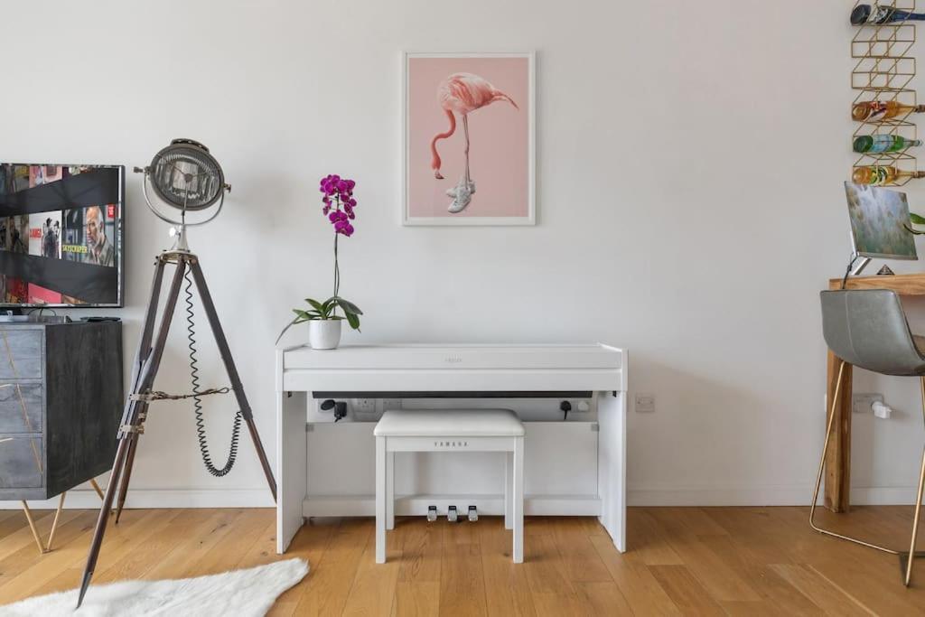 Modern New 1-bedroom Stunning Views Londres