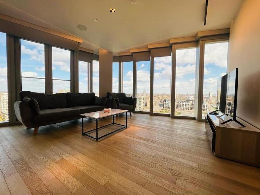New Manhattan Loft Gardens Stratford