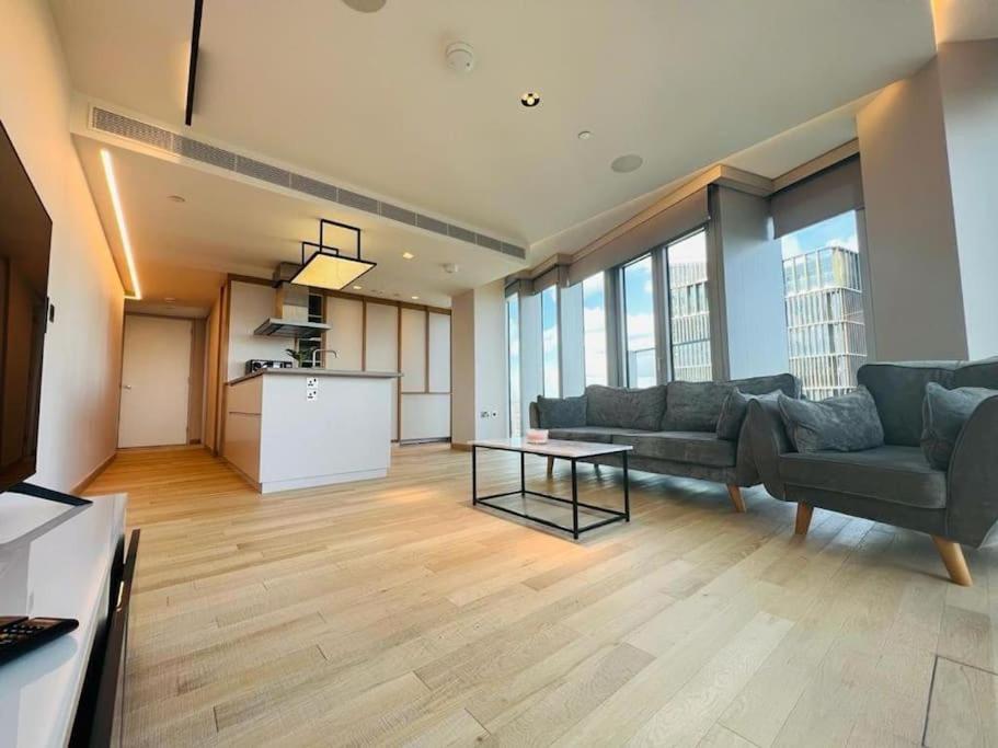 Apartment New Manhattan Loft Gardens Stratford *