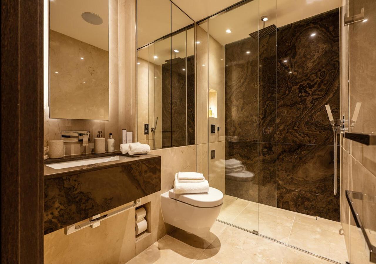 Luxury Riverside