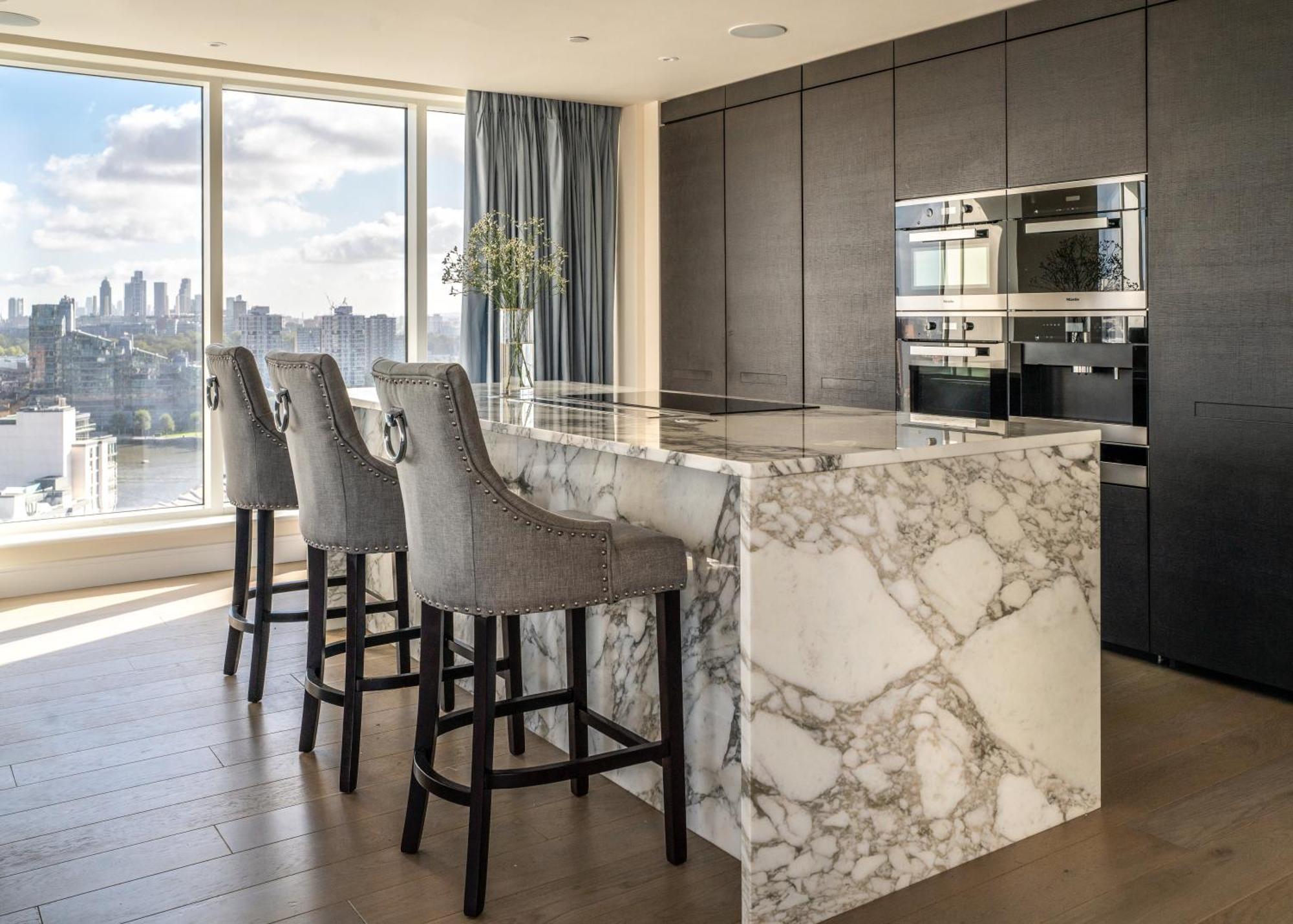 Luxury Riverside