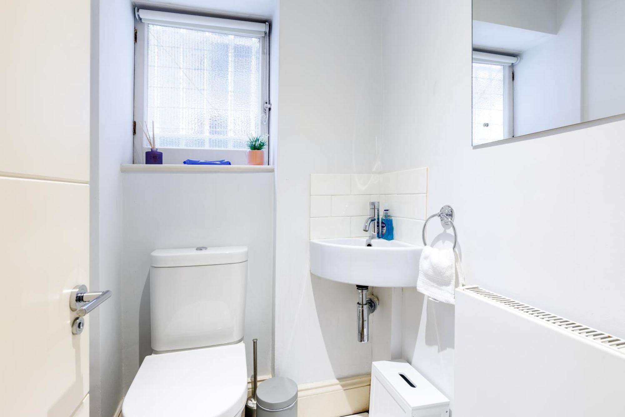 Appartement Spacious 2-bed Flat / 10 Mins From The Centre Londen