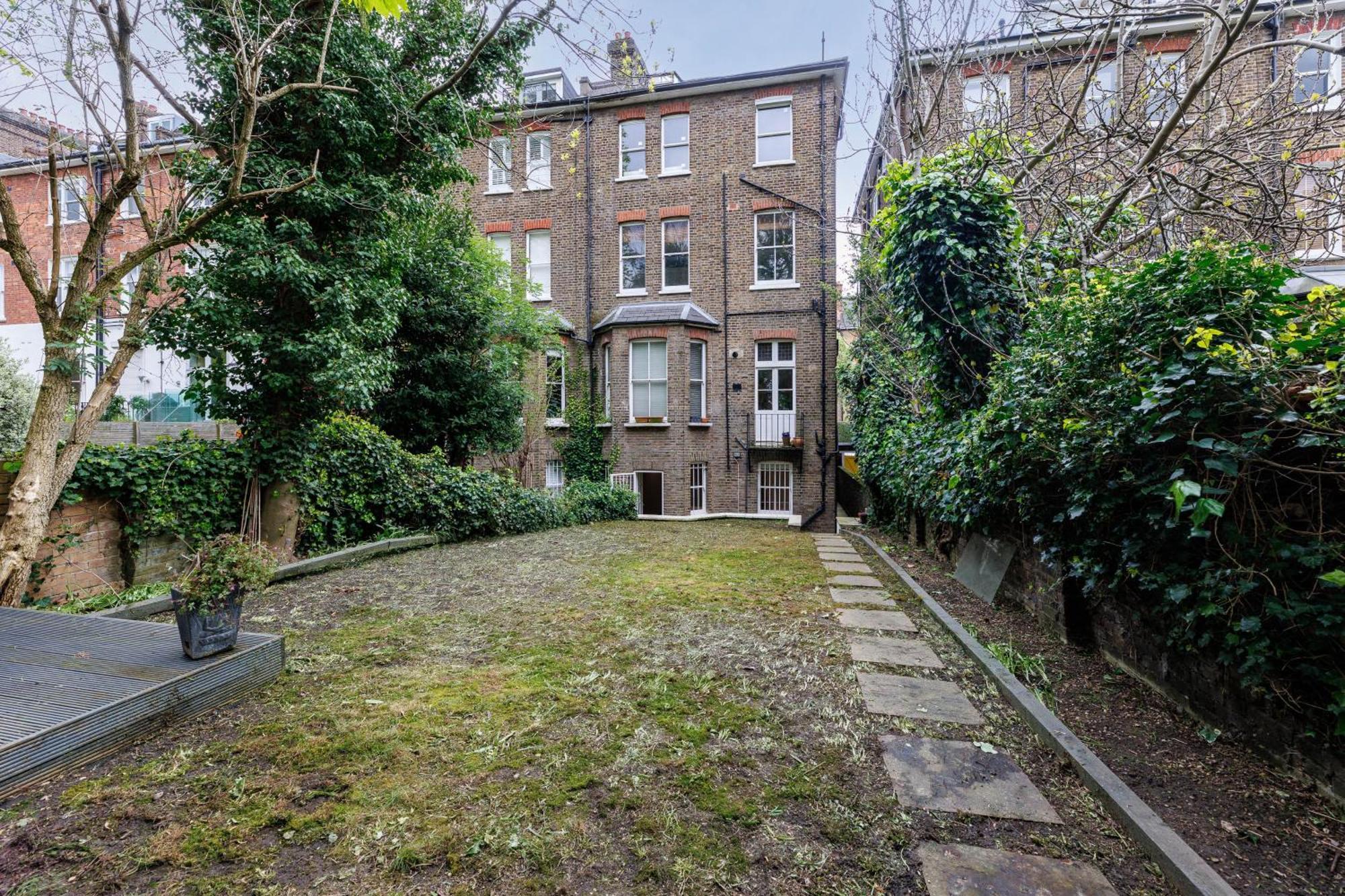 Appartement Spacious 2-bed Flat / 10 Mins From The Centre Londen