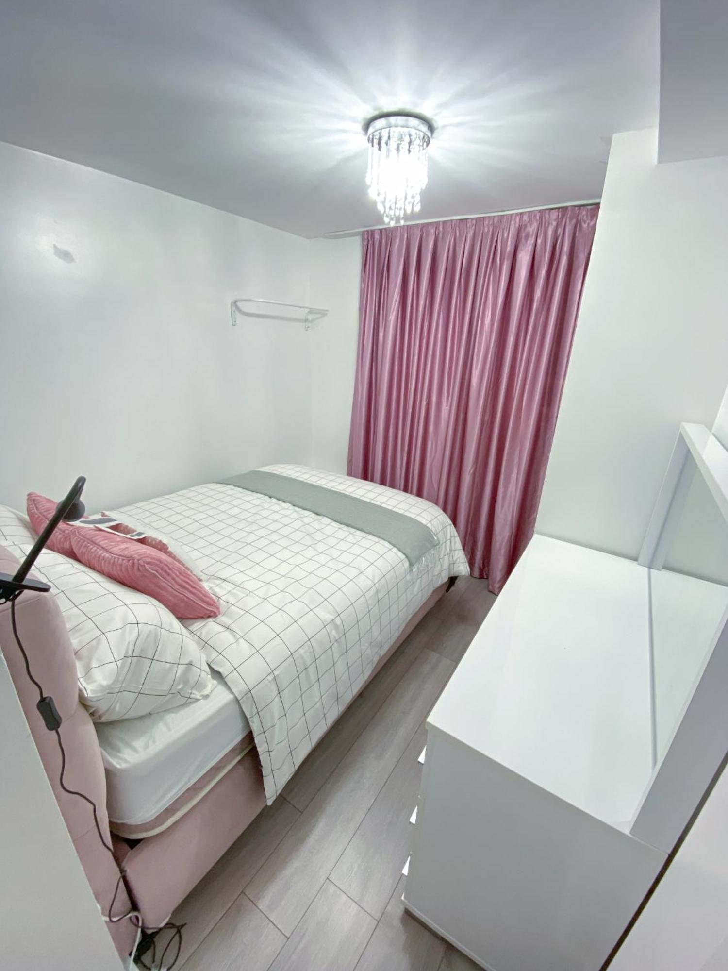 2 Bedroom Flat, Dalston Junction, Londres
