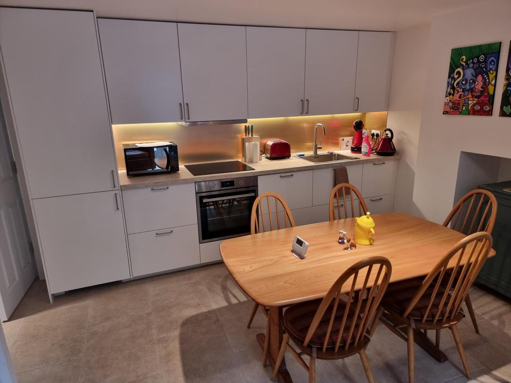 Apartamento Entire Ground Floor Flat, Free Off-street Parking And Large Garden Londres