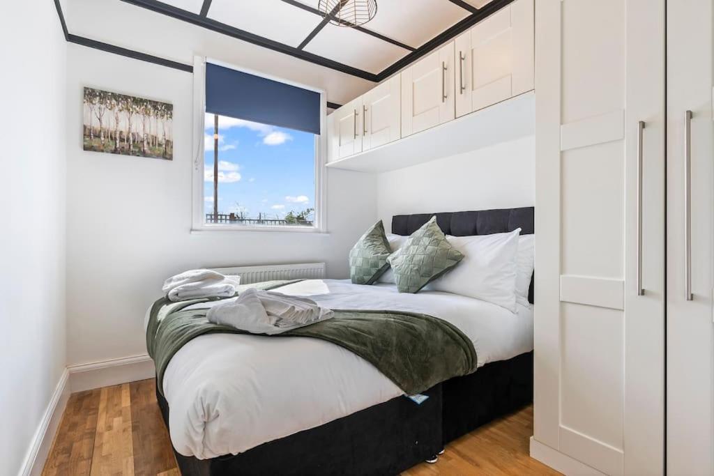 Appartement Heart Of Acton - Free Parking - Perfect For Contractors Londres