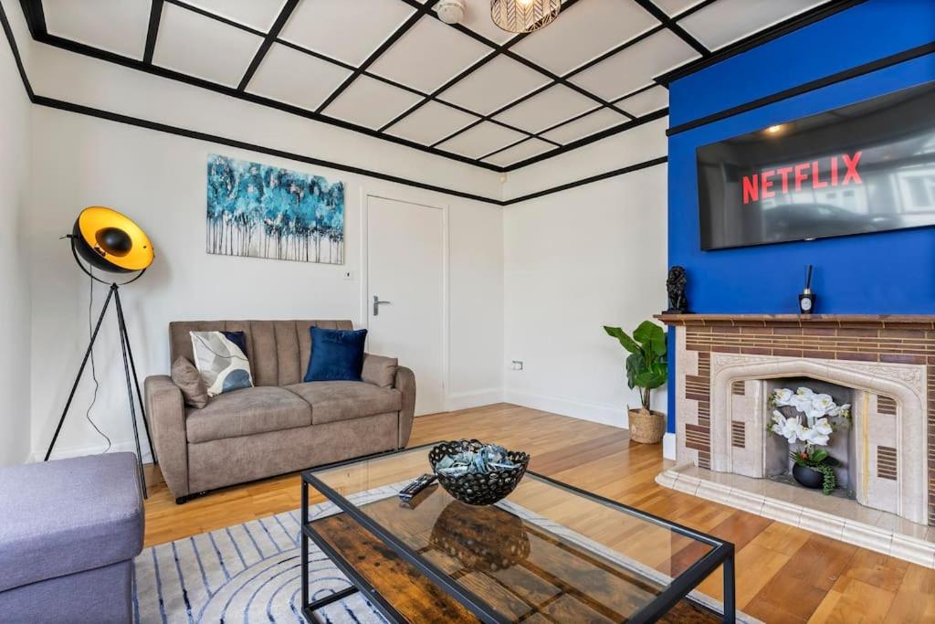 Appartement Heart Of Acton - Free Parking - Perfect For Contractors Londres