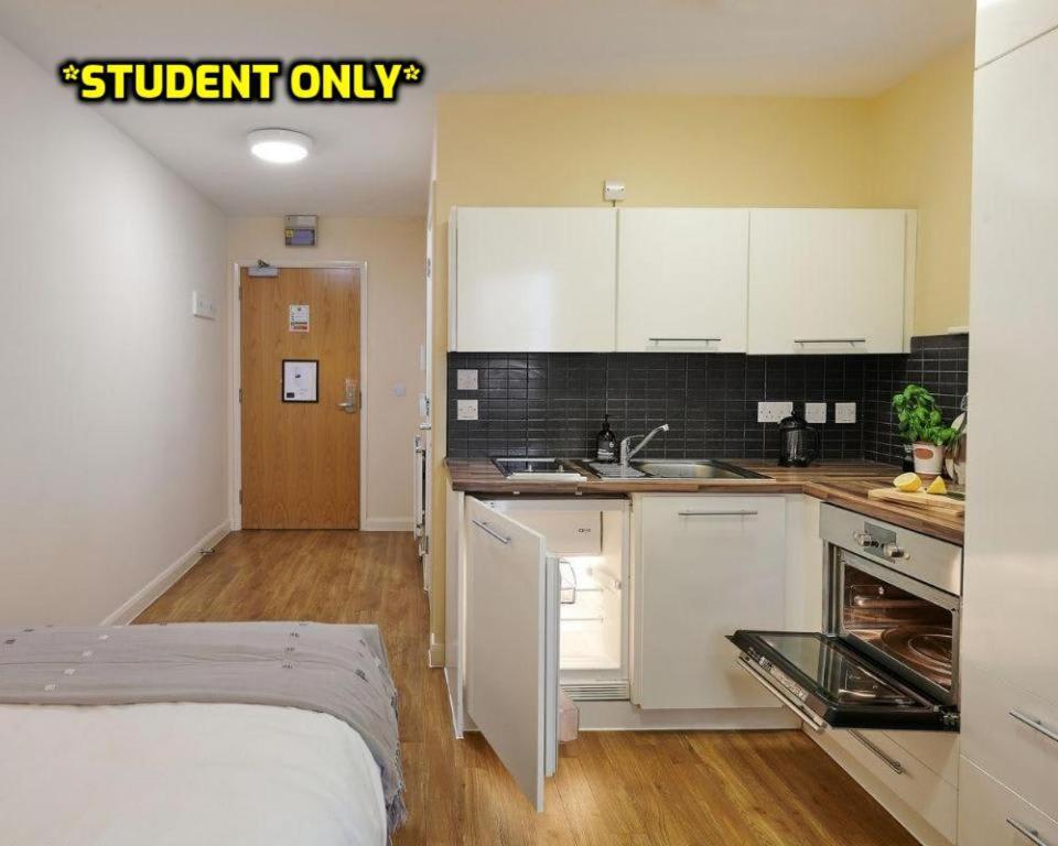 Student Only Zeni Vauxhall