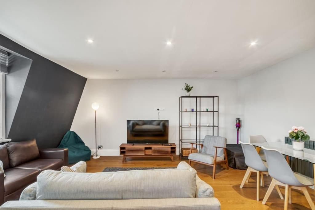 Apartamento Modern 2 Bed 2 Bath Chelsea Londres