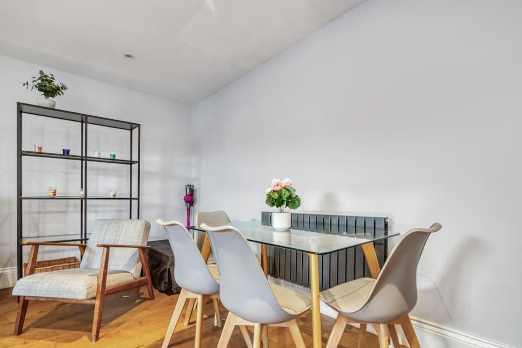 Apartamento Modern 2 Bed 2 Bath Chelsea Londres