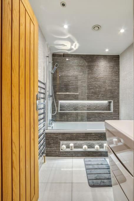 Modern 2 Bed 2 Bath Chelsea Londres
