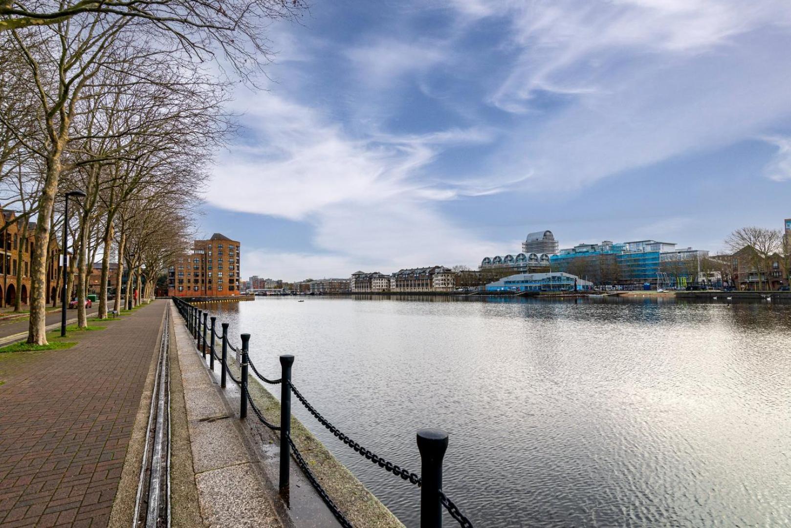 Guestready - 4br In Surrey Quays Canada Water Londres