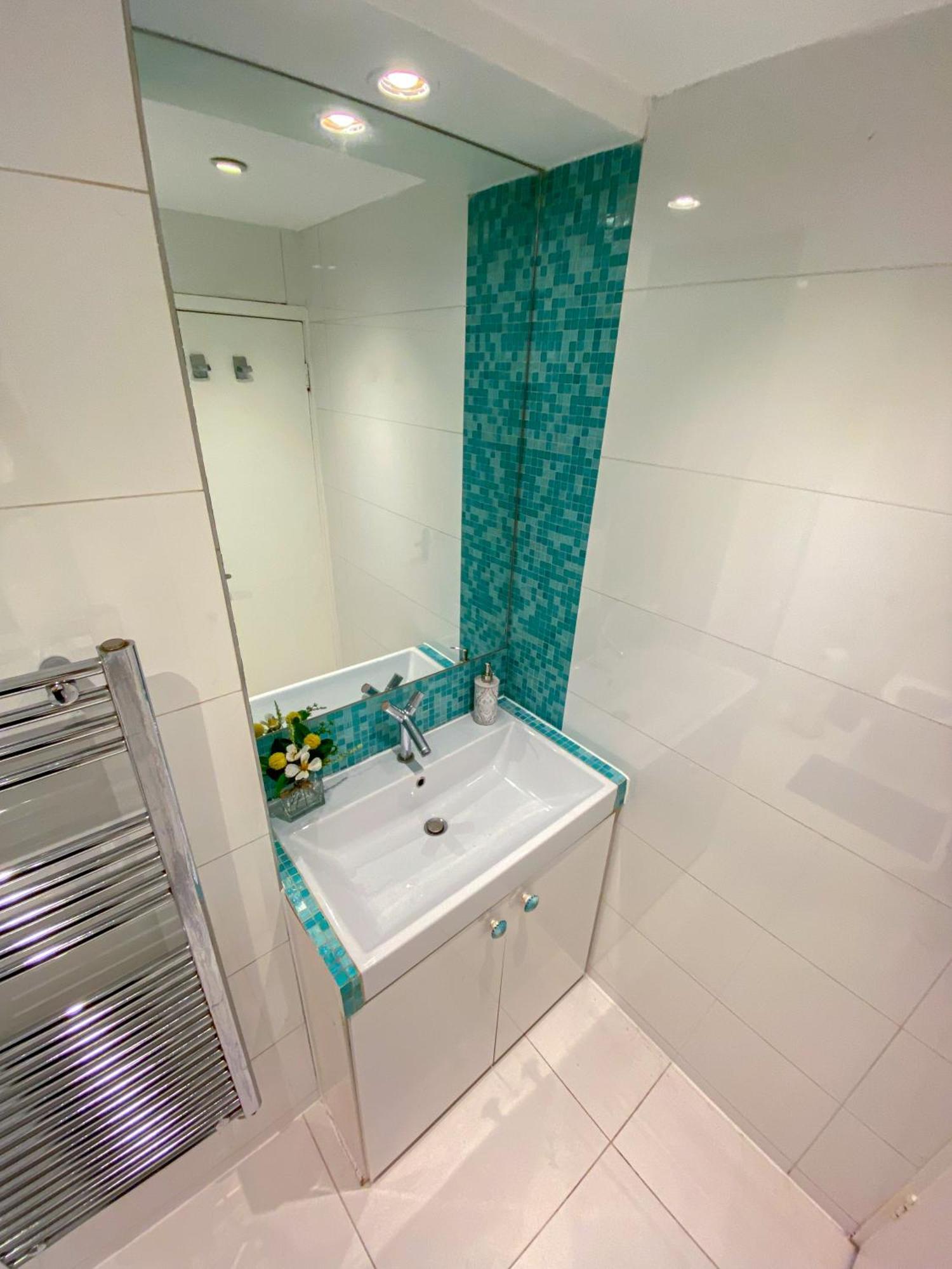 3 Bedroom Flat With Sauna 2,5 Bath, Sloane Square, Chelsea,