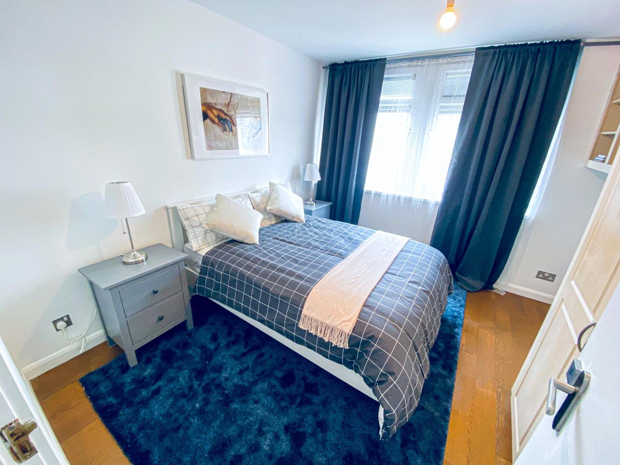 3 Bedroom Flat With Sauna 2,5 Bath, Sloane Square, Chelsea,