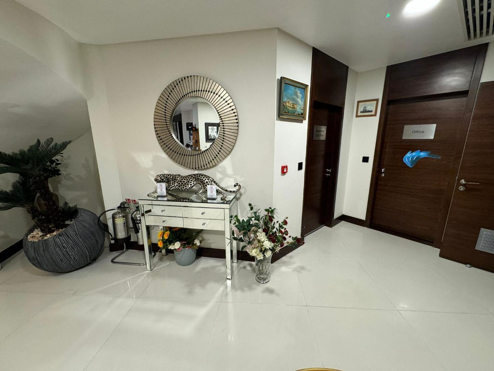Hotel Rafayel & 5*