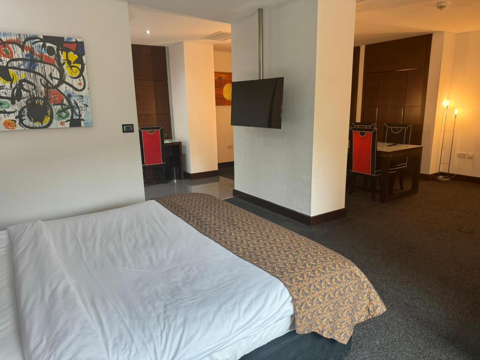 Rafayel & Hotel 5*