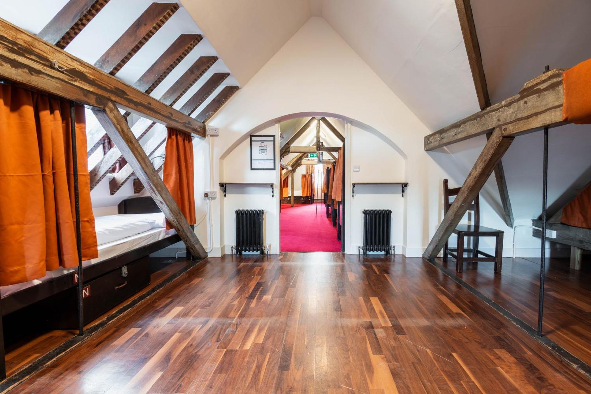 Palmers Alojamiento: Swiss Hostal *