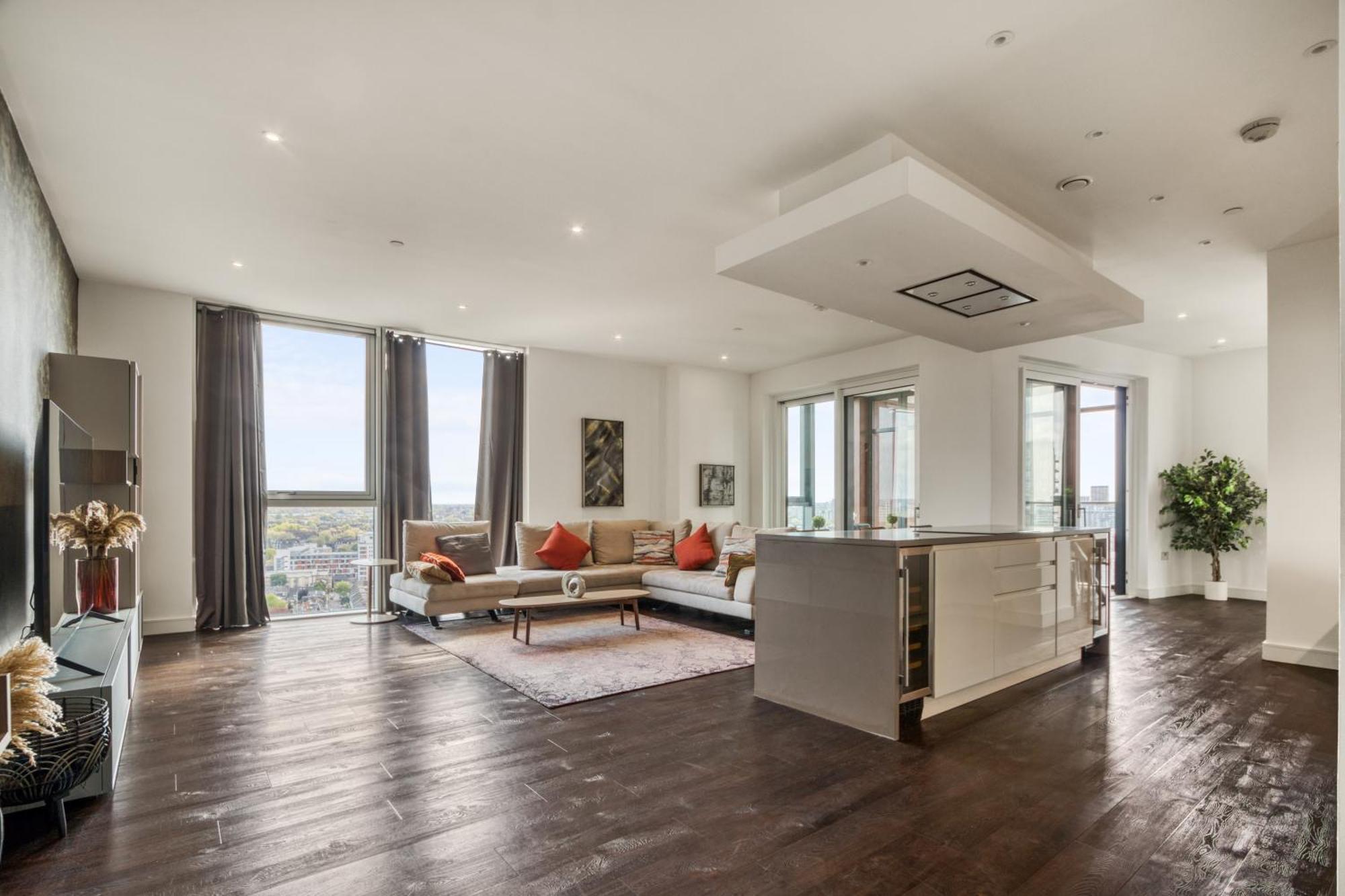 Stunning 360º View Luxurious Penthouse * London