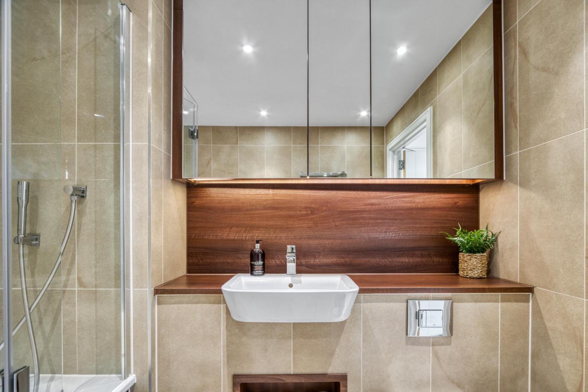 Stunning 360º View Luxurious Penthouse Apartment