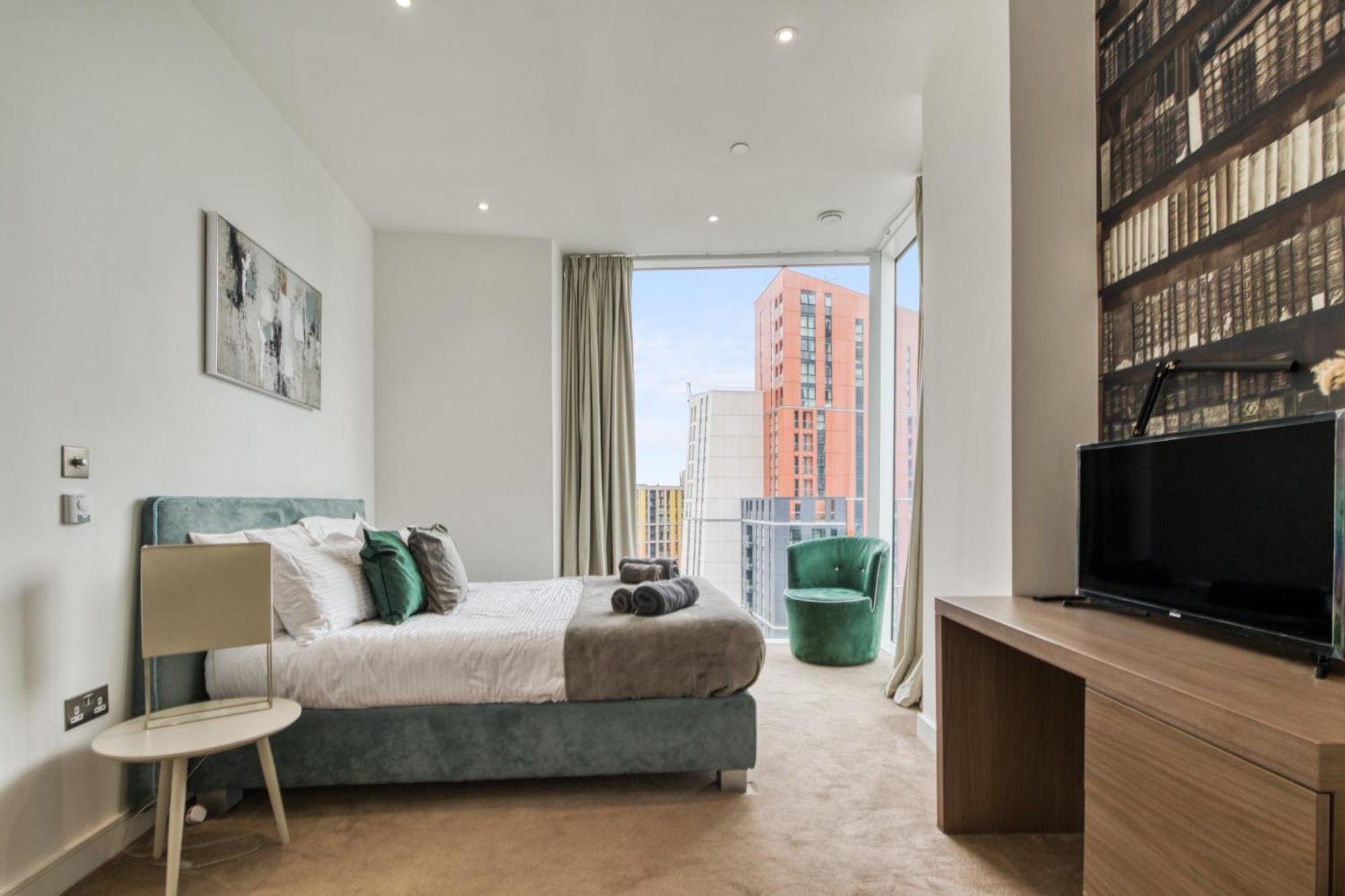 Stunning 360º View Luxurious Penthouse London