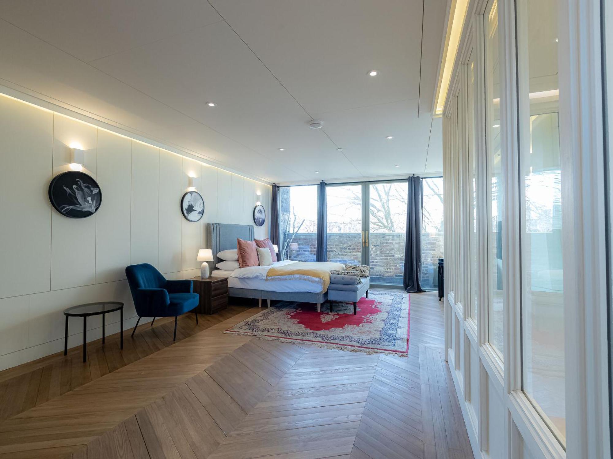 Modern Deluxe Five Bedroom House Near Chalk Farm Station By Belvilla * London