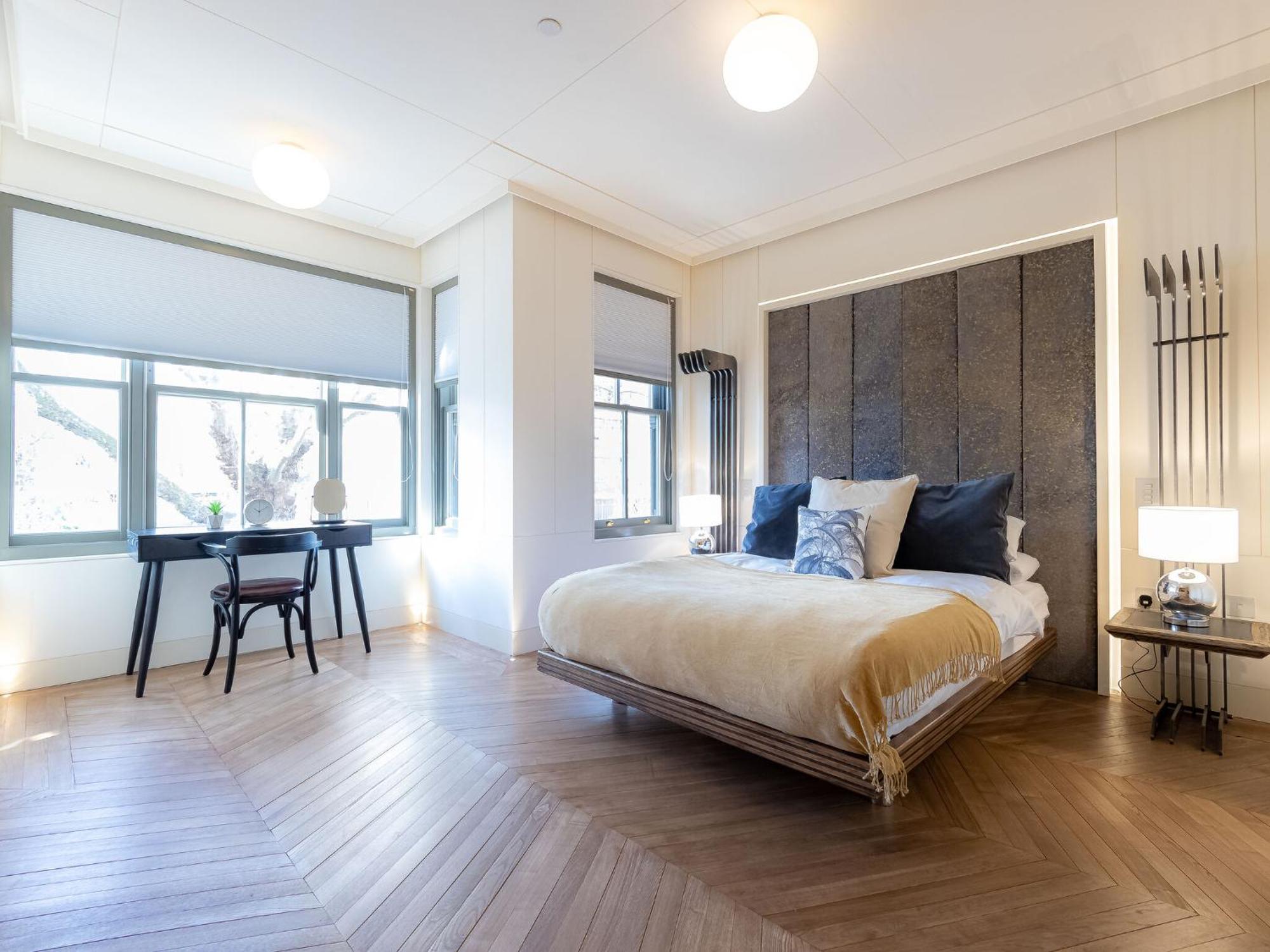 Apartment Modern Deluxe Five Bedroom House Near Chalk Farm Station By Belvilla