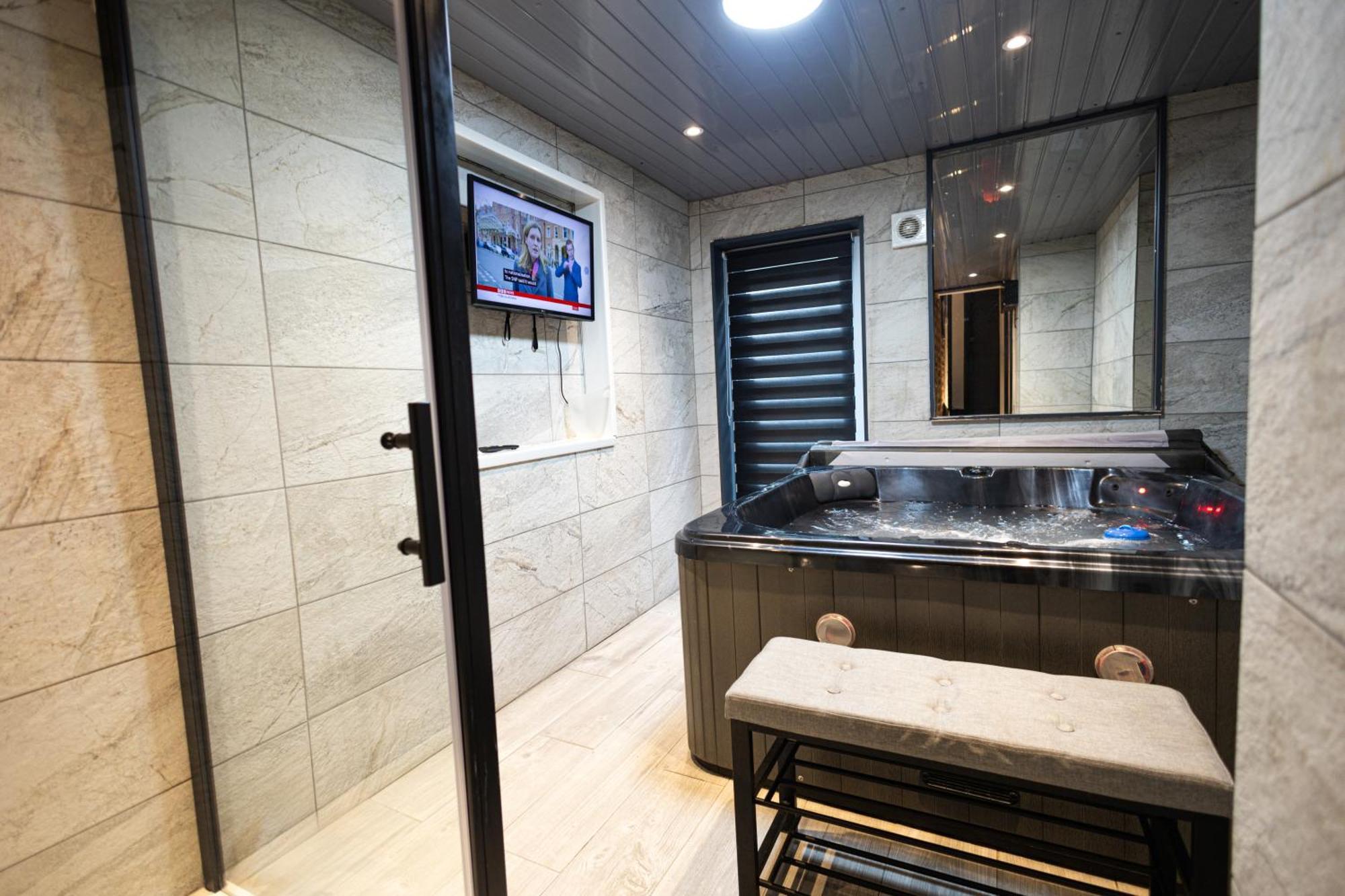 Elegant 1bedroom Flat With Jacuzzi In A Prime Location Apartamento Londres