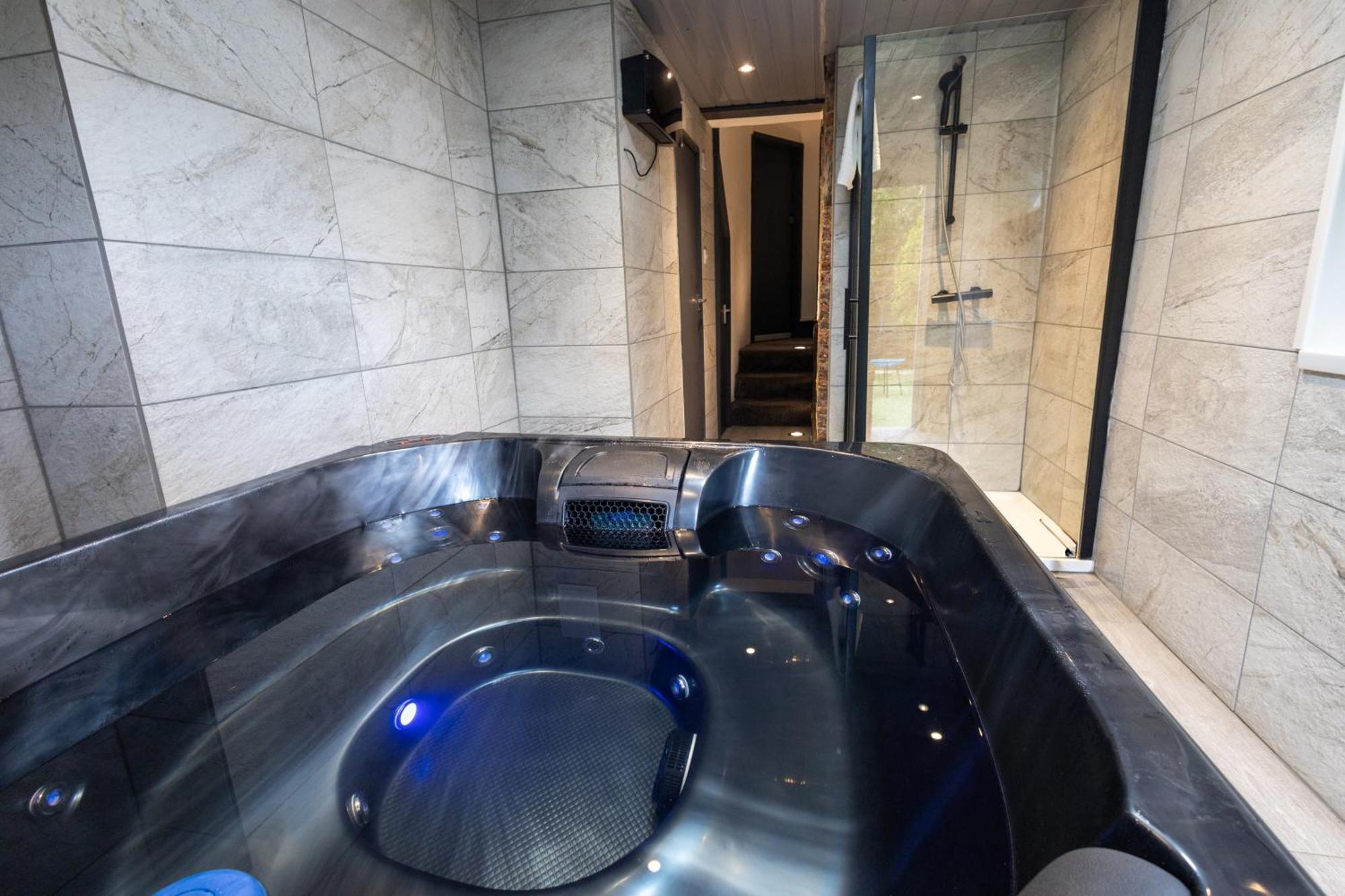Elegant 1bedroom Flat With Jacuzzi In A Prime Location Apartamento *