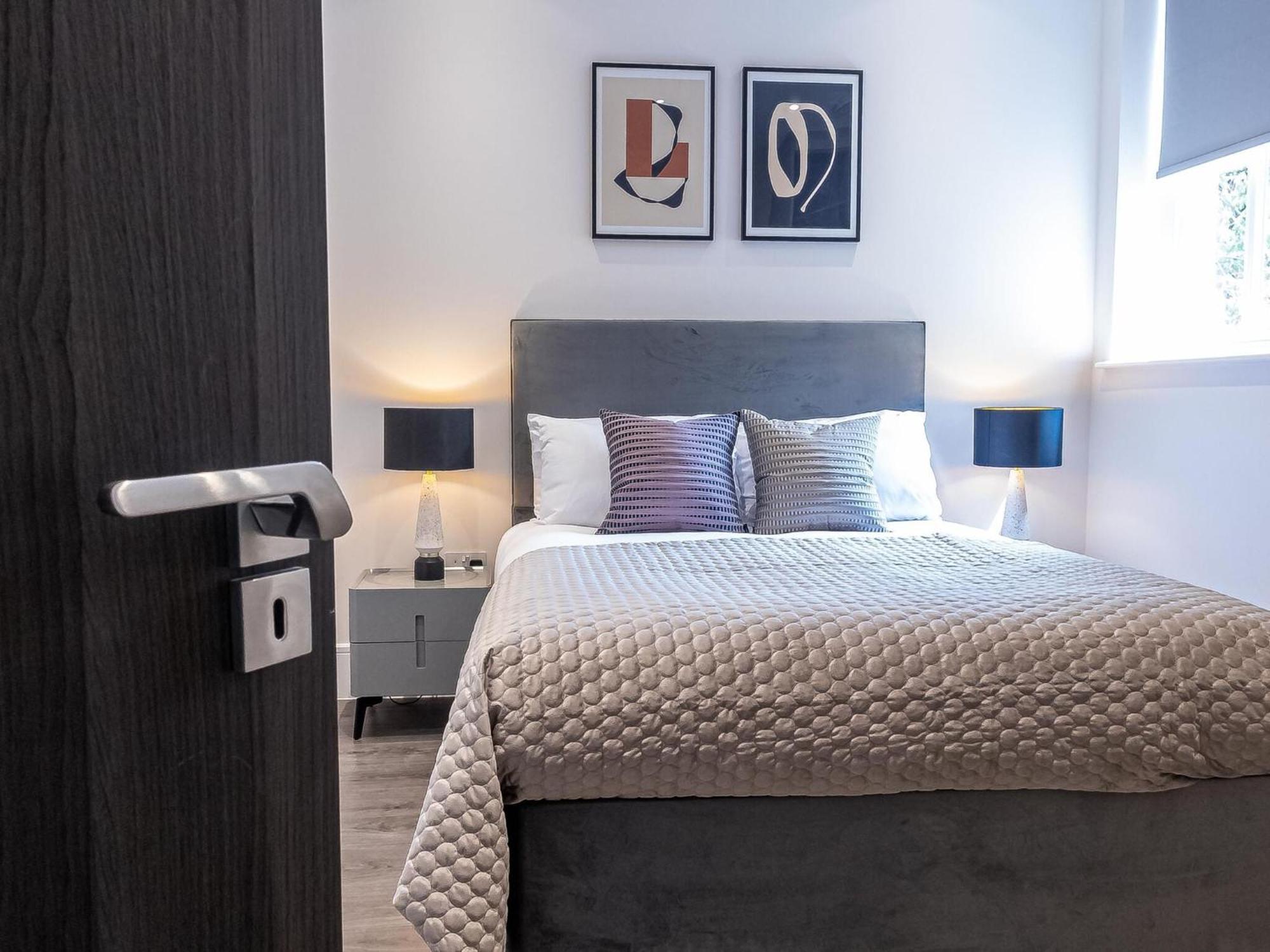 Premier Near Camden Markets Very Close To Tube Stations By Sojo * Londen