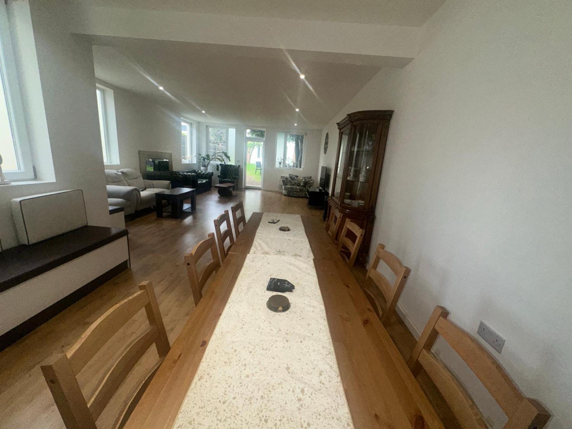 North Spacious: 7-bedroom Group Retreat With Gym London