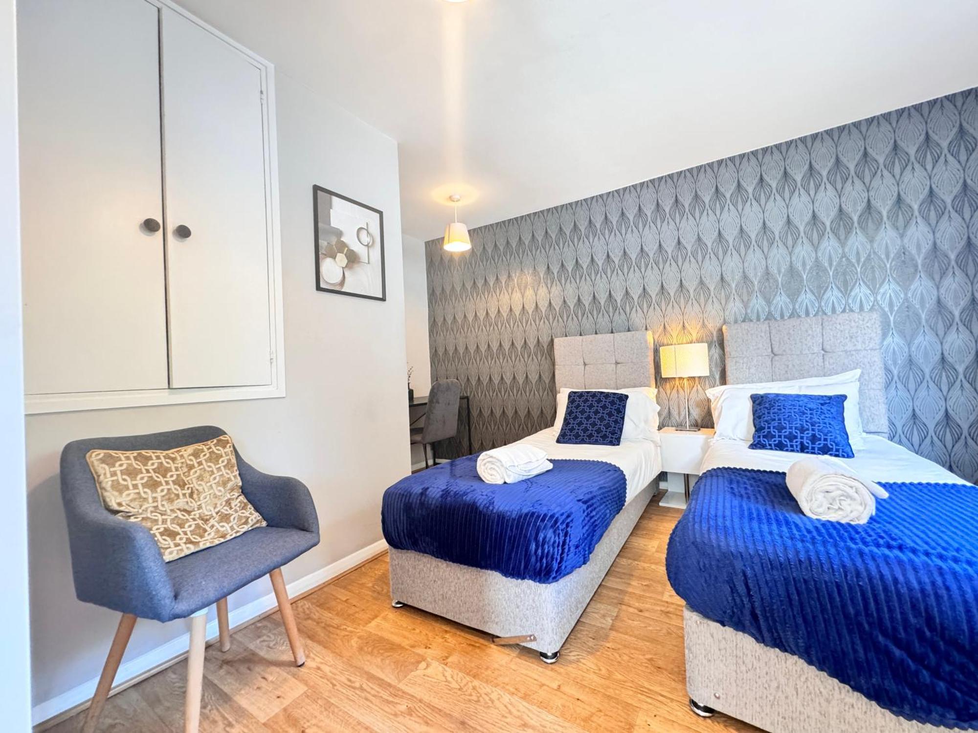 Kensington 2 Bedroom House-big Living Area And Kitchen-harrods-national History Museum-hyde Park-near 2 Underground Lines *
