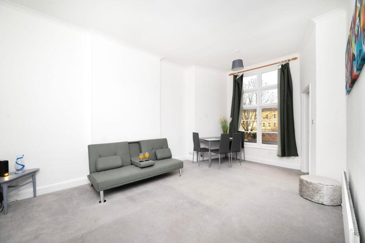 Apartamento Spacious Minimalist 1br Flat In