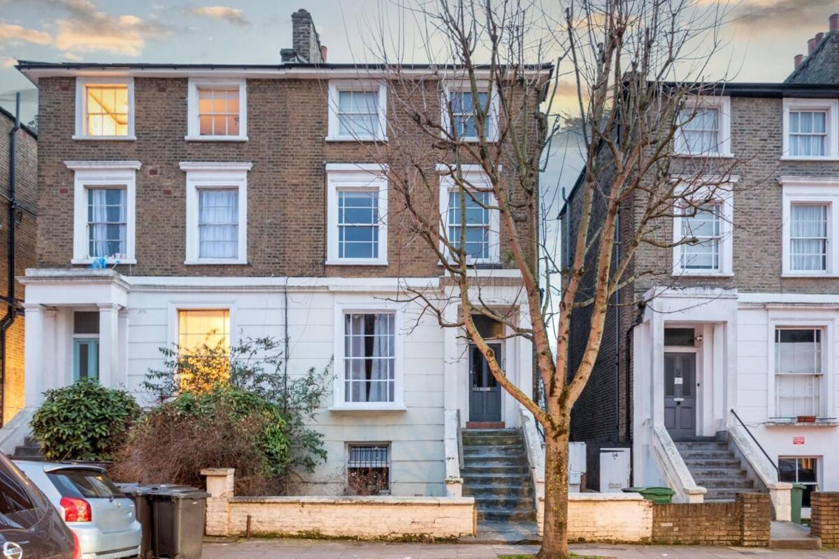 Apartment Spacious Minimalist 1br Flat In