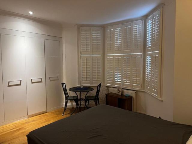 Warm And Comfortable Two-bedroom And Two-bathroom Apartamento Londres