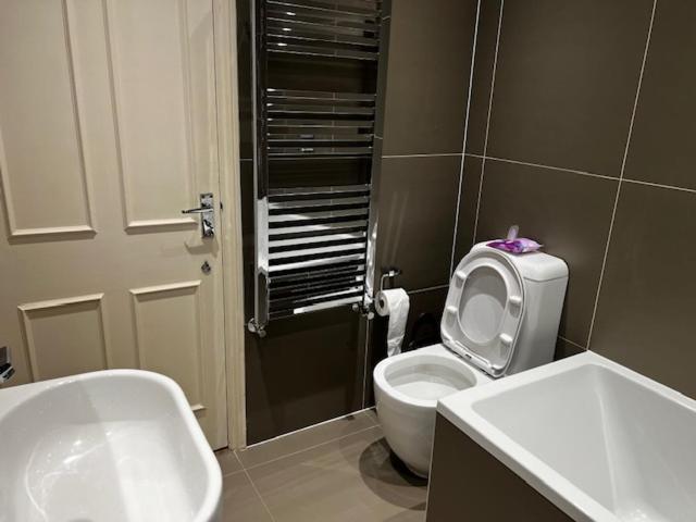Warm And Comfortable Two-bedroom And Two-bathroom Londres