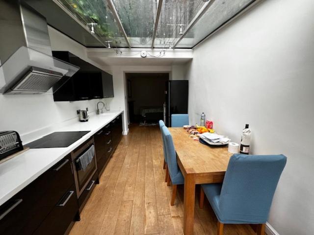 Apartamento Warm And Comfortable Two-bedroom And Two-bathroom Londres