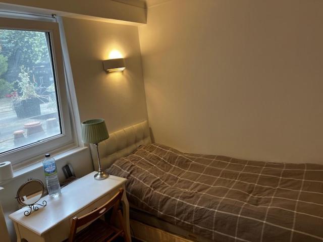 Warm And Comfortable Two-bedroom And Two-bathroom
