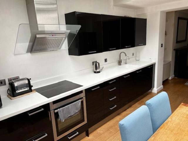 Warm And Comfortable Two-bedroom And Two-bathroom Londres