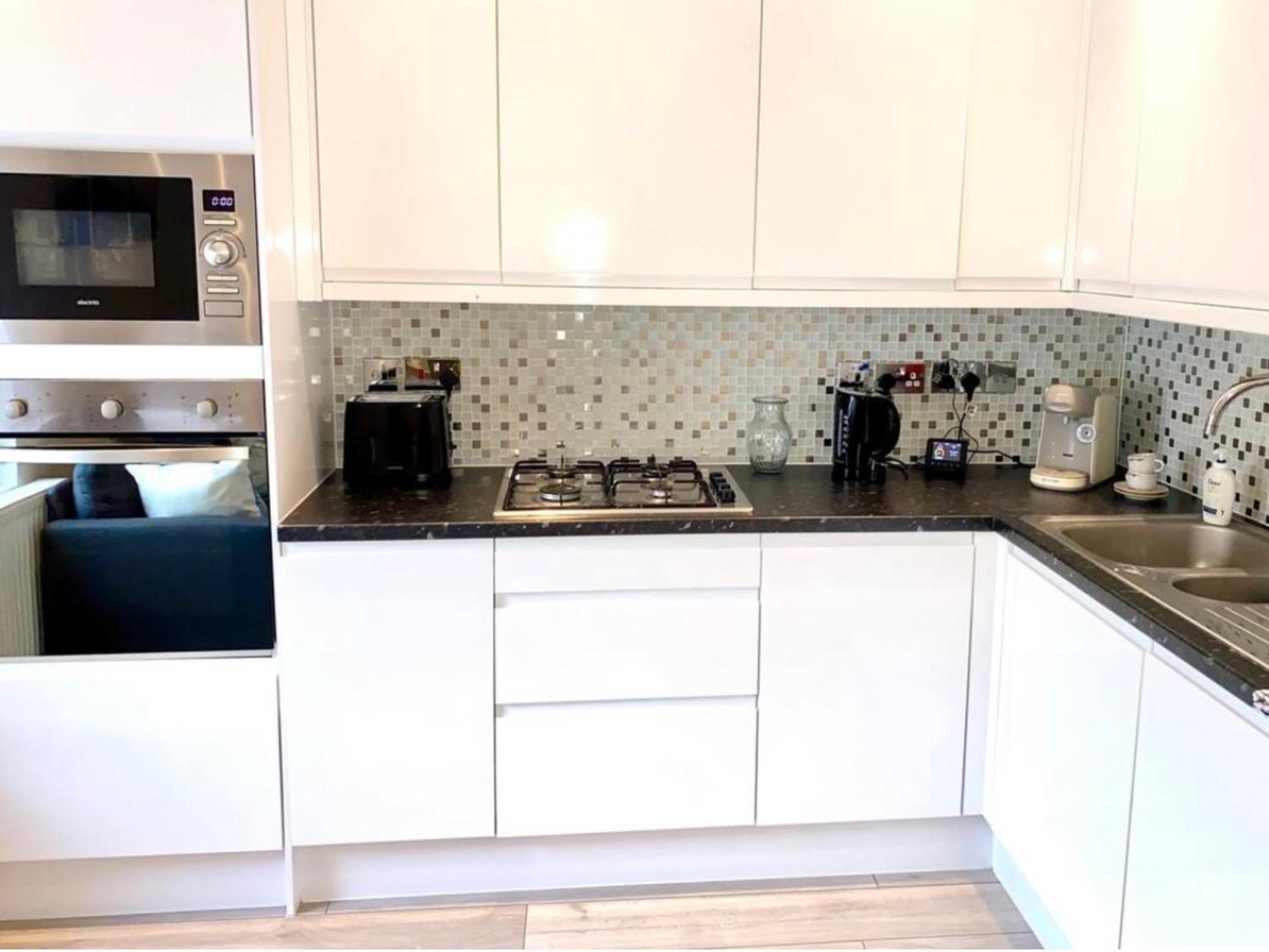 Flat In Shepherd's Bush