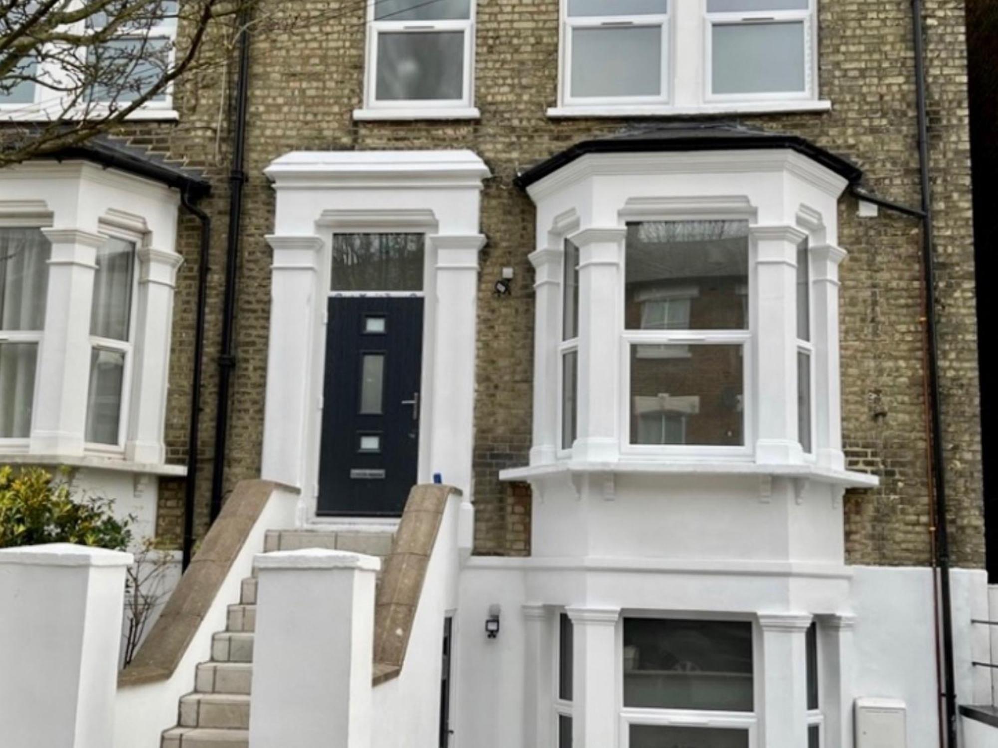 Flat In Shepherd's Bush