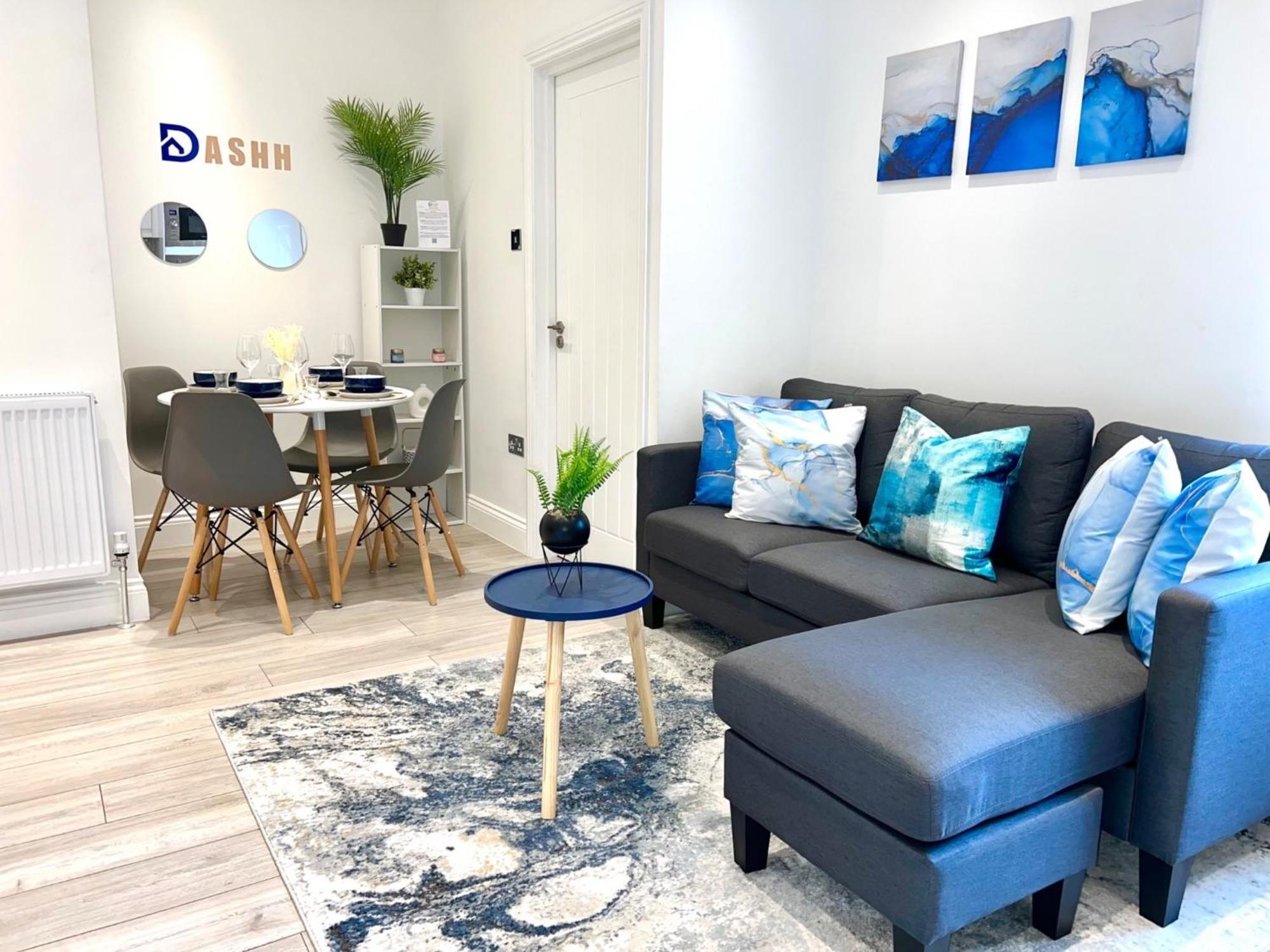 Flat In Shepherd's Bush