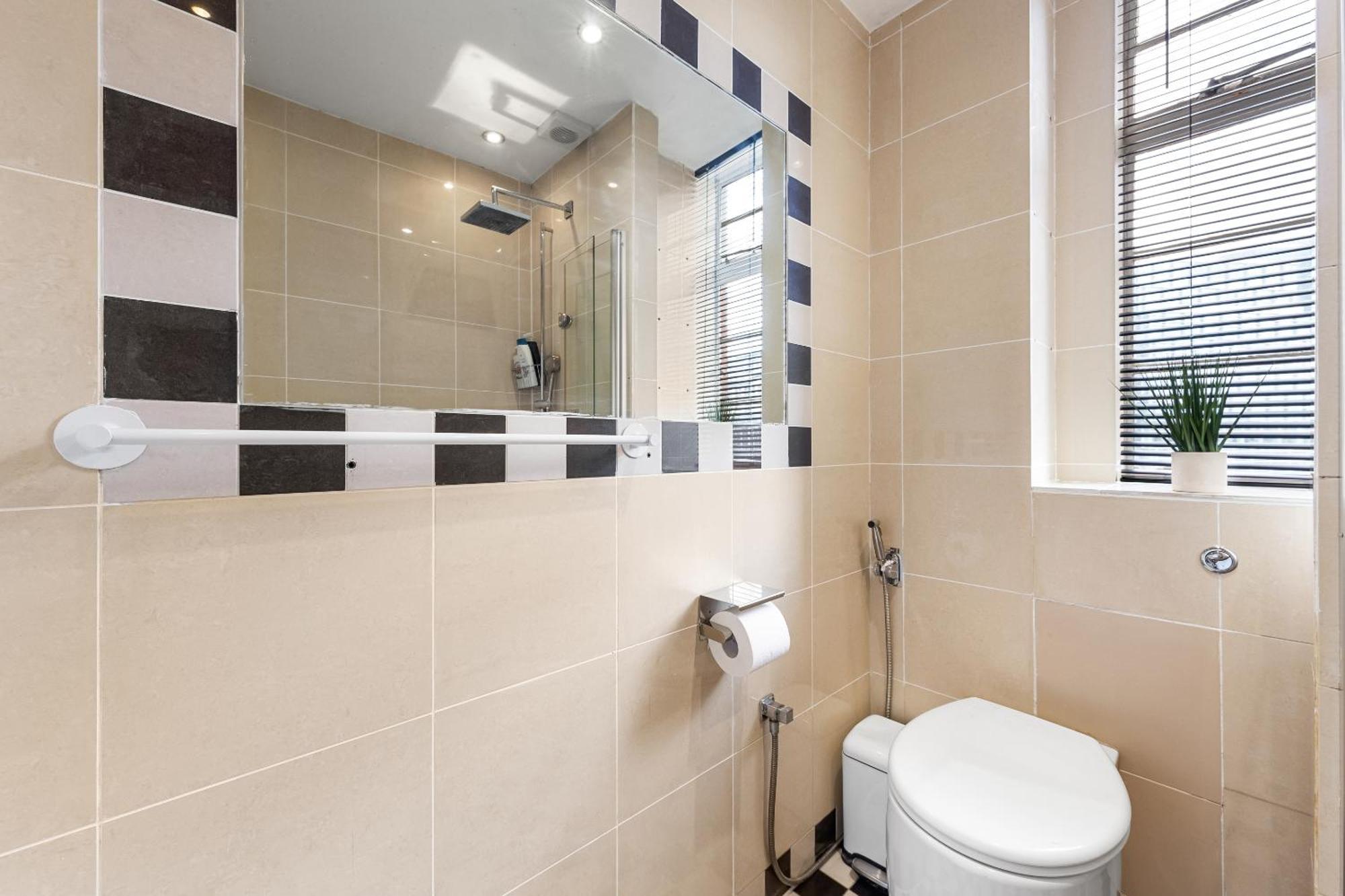 Paddington Station Paradise For Up To 4 Guests! Dream 2 Mins Walk From Station With Extra Double Sofa Bed! * London