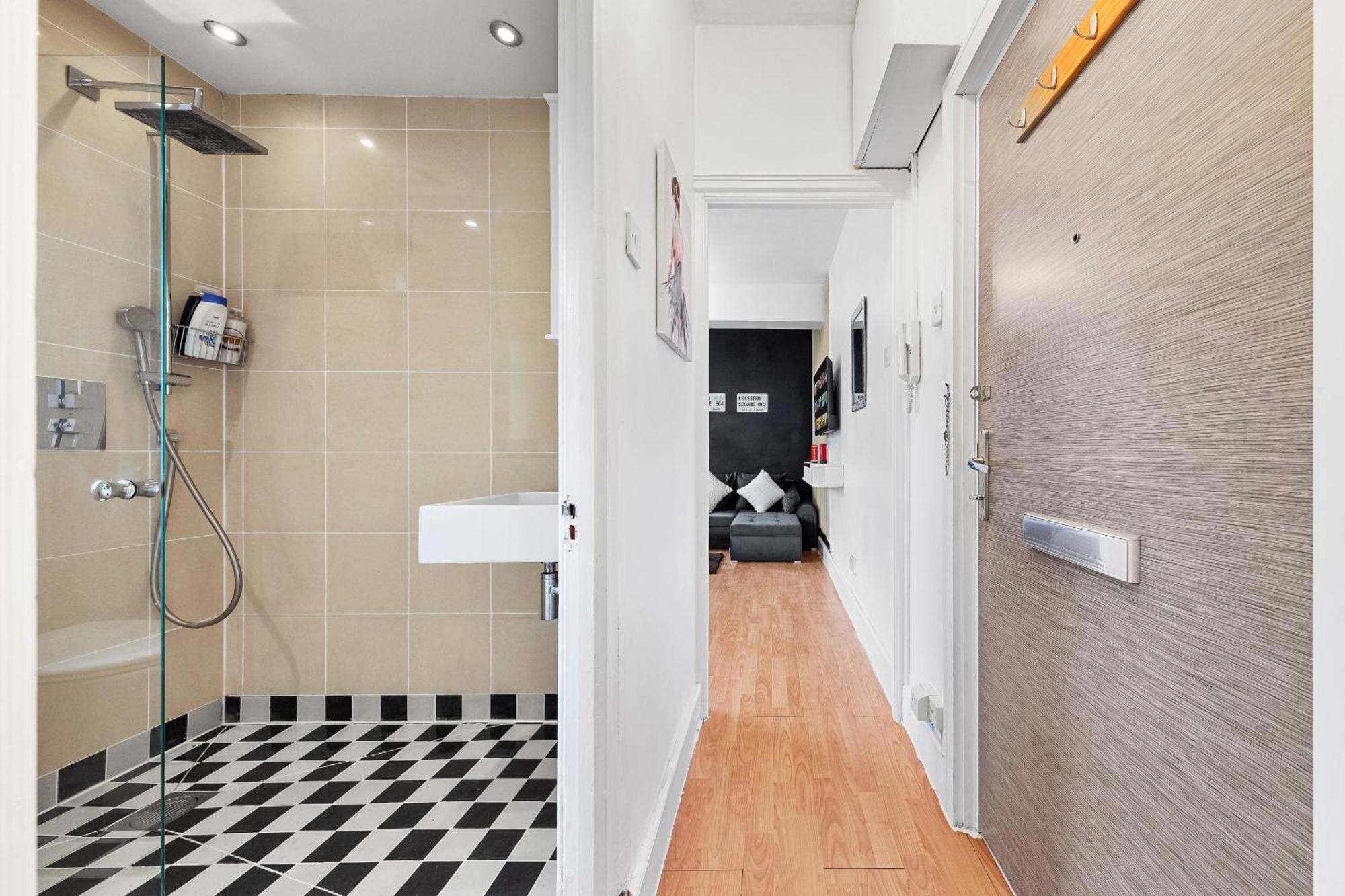 Apartment Paddington Station Paradise For Up To 4 Guests! Dream 2 Mins Walk From Station With Extra Double Sofa Bed!
