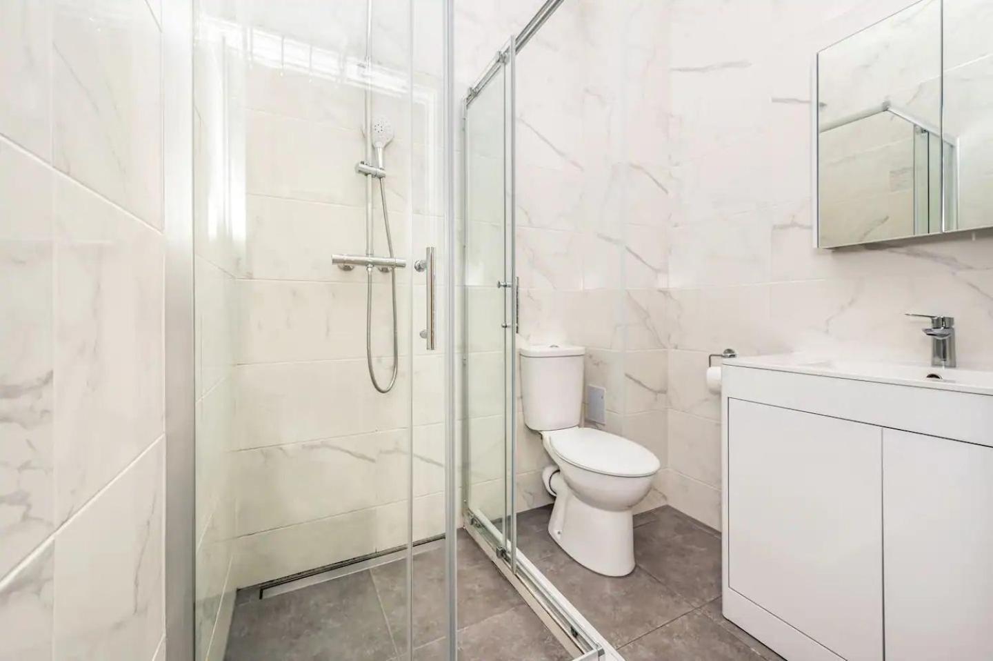 Vakantiehuis Pass The Keys Stylish Gardenten Mins To *