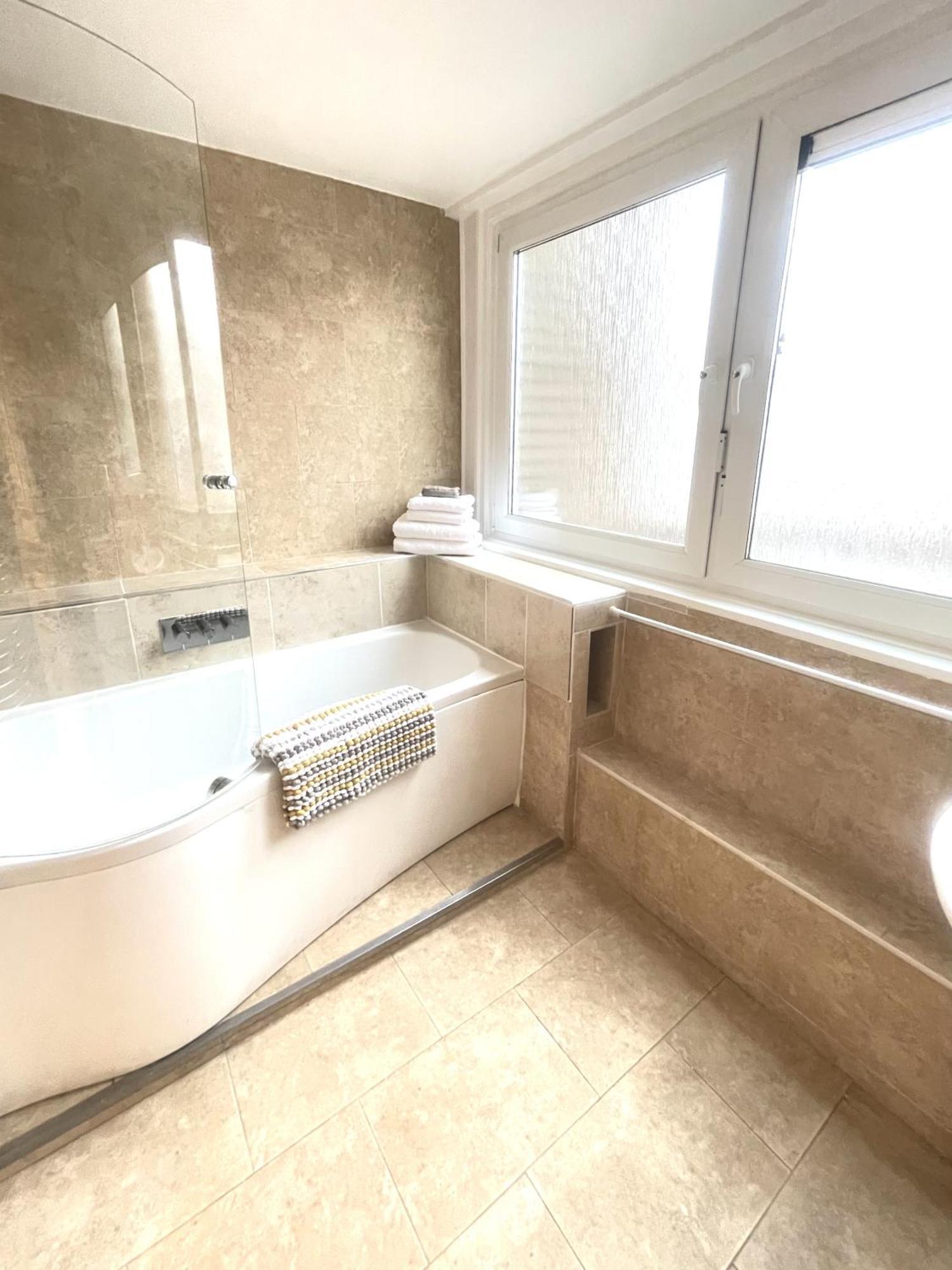 Newly Renovated 2br In The Heart Of