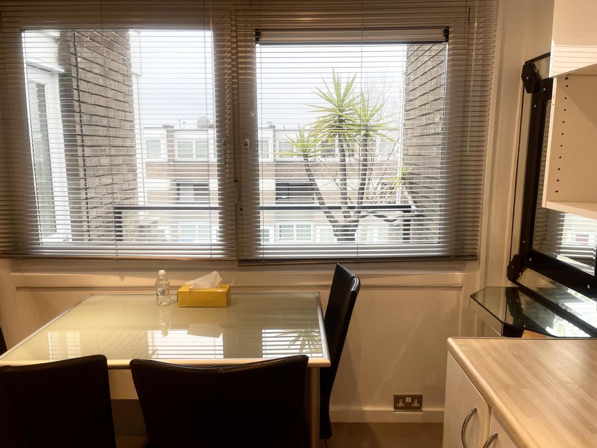 Newly Renovated 2br In The Heart Of Londres